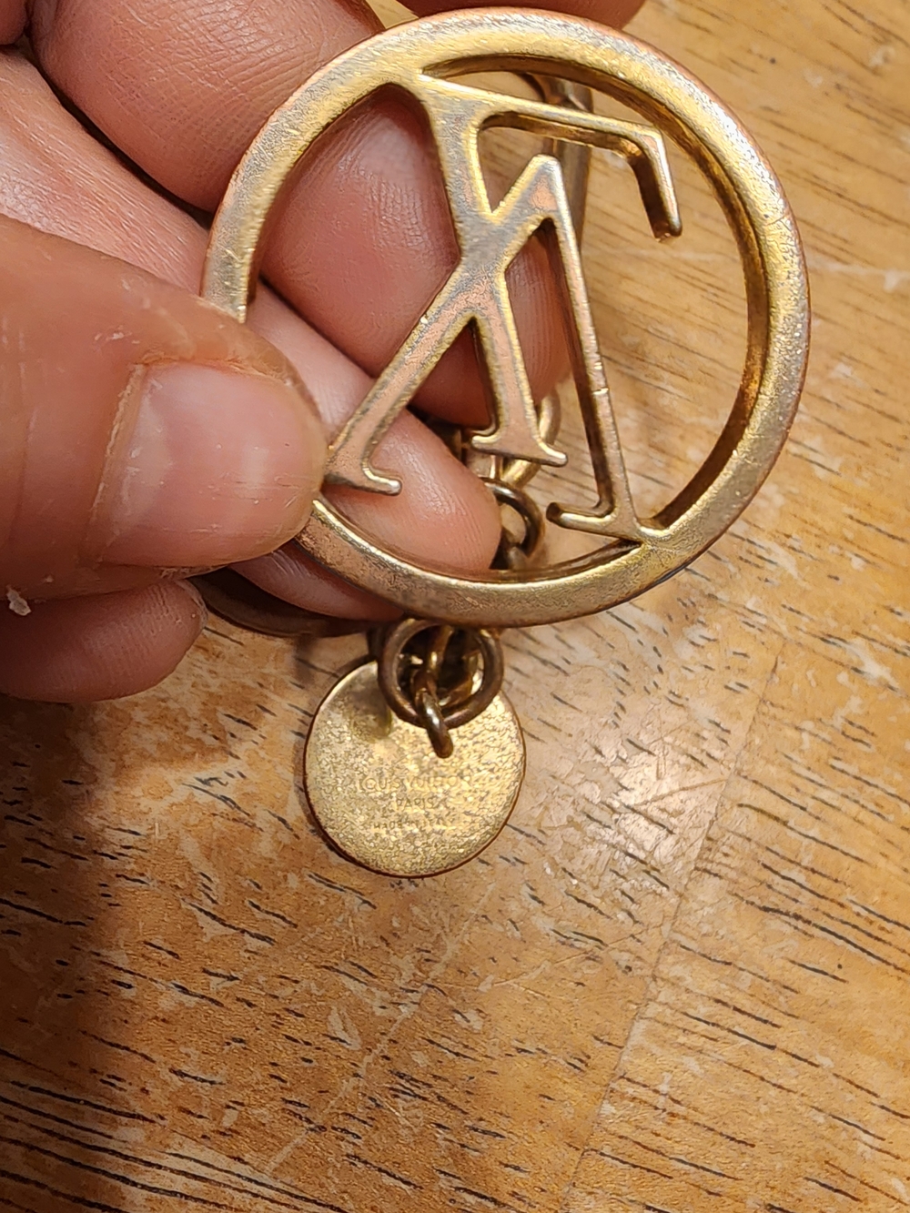 Louis Vuitton LV Circle Charm and Key Holder - Picture 9 of 12